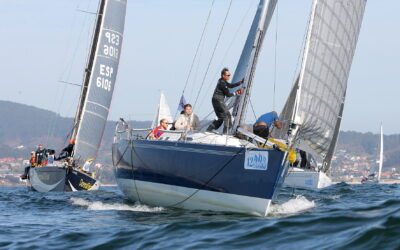 La Regata Interclubes estrena con éxito su 12ª edición en la ría de Pontevedra