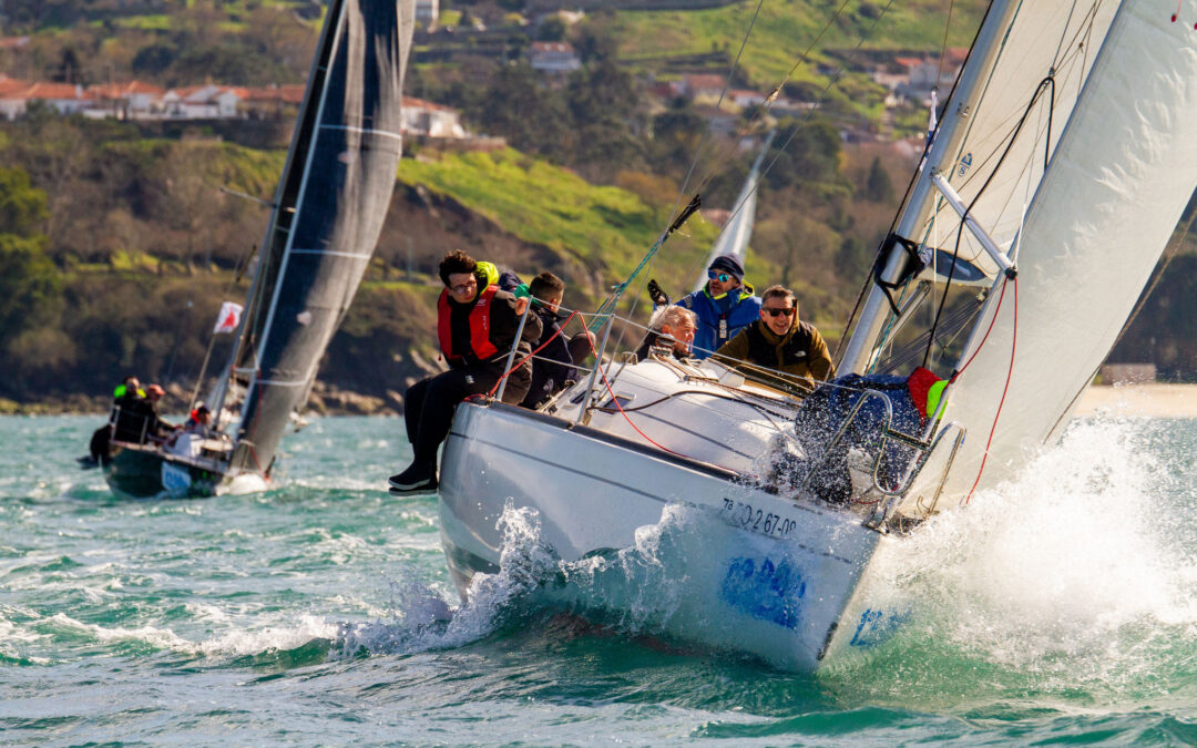 Combarro acoge un decisivo penúltimo asalto de la 12ª Regata Interclubes Ría de Pontevedra