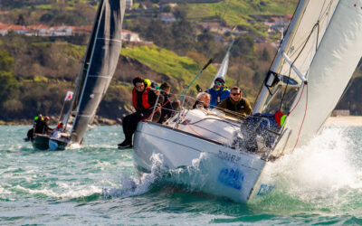 Combarro acoge un decisivo penúltimo asalto de la 12ª Regata Interclubes Ría de Pontevedra