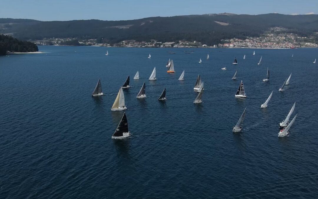 Combarro mantiene la emoción en la Regata Interclubes con todo por decidir a falta de la última etapa